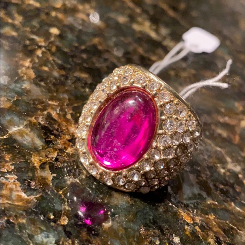 Statement Ring - Picture 1 of 3